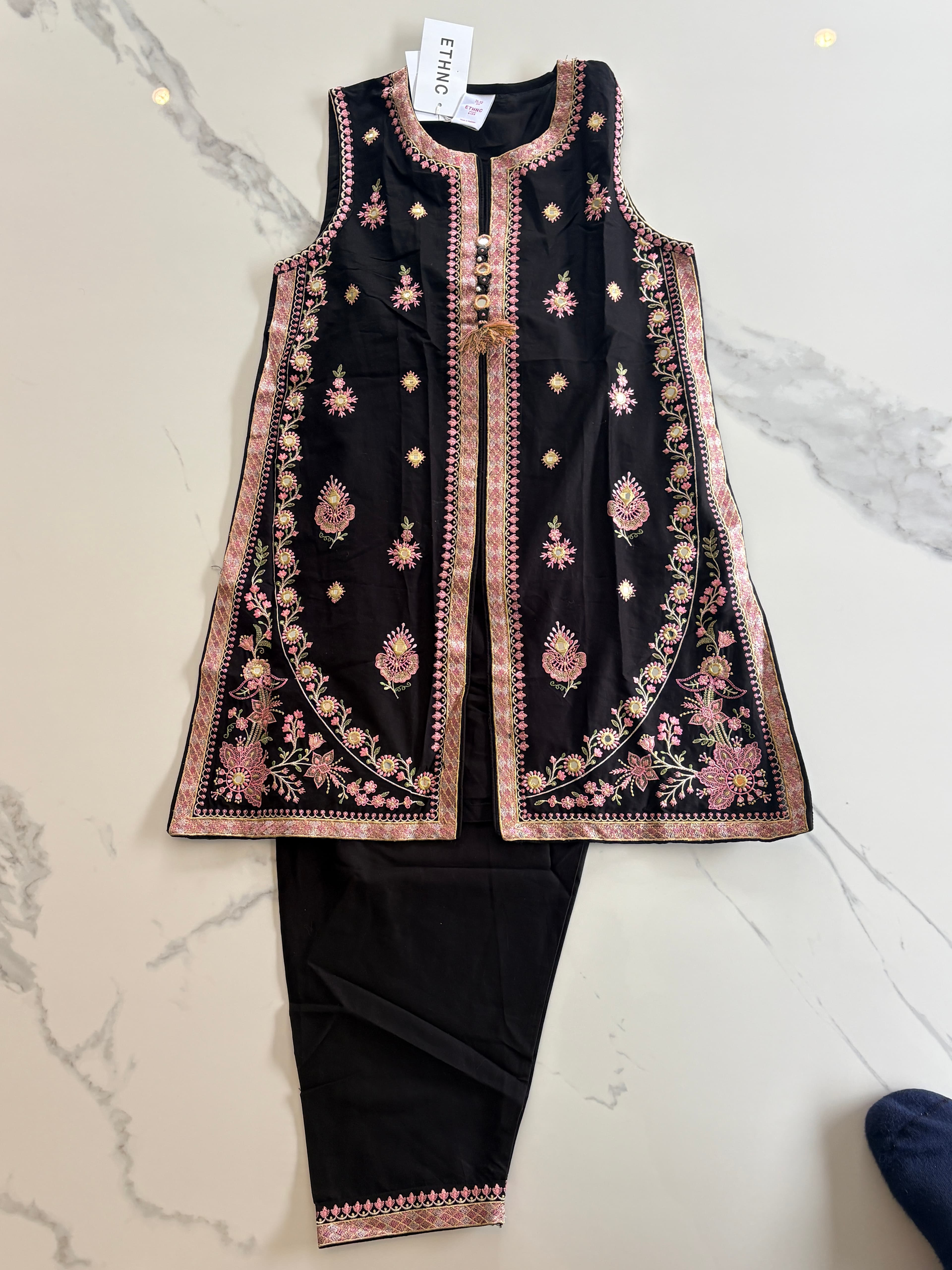 Sleeveless kurta pajama